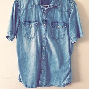Short sleeve button up